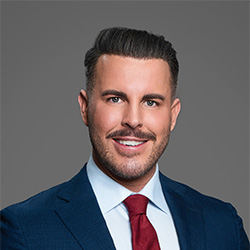 Steven Hamilton headshot