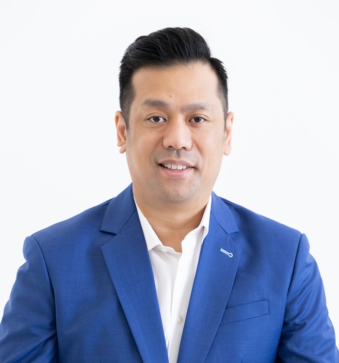Jed Anantasomboon Headshot